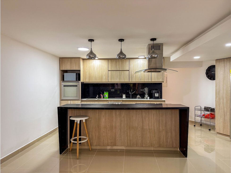 CASA EN VENTA DE 3 NIVELES + SÓTANO EN LOS BALSOS EL POBLADO — foto 3