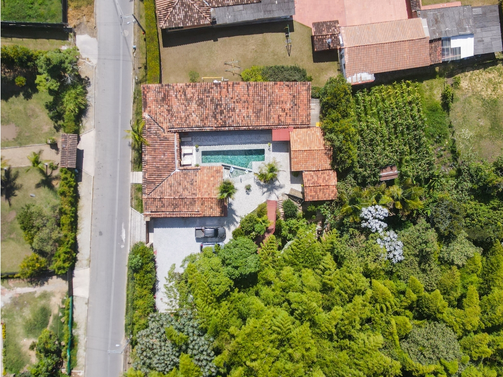 Venta Casa Campestre Independiente de 1 Nivel con Piscina en Marinilla — foto 4