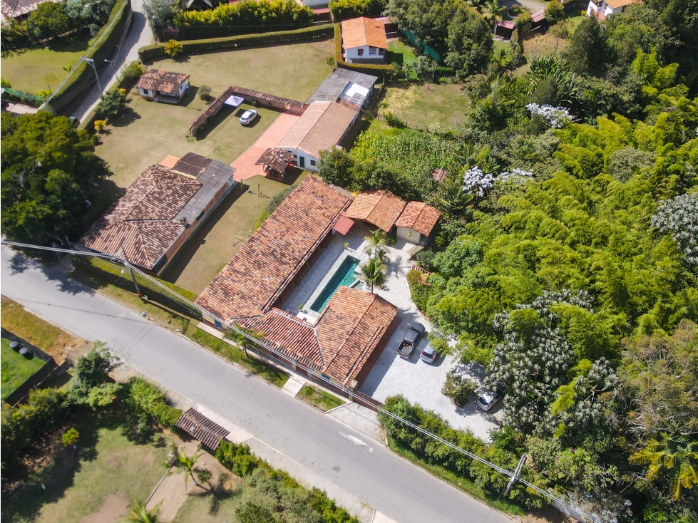 Venta Casa Campestre Independiente de 1 Nivel con Piscina en Marinilla — foto 6