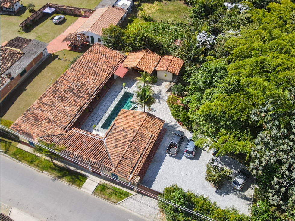 Venta Casa Campestre Independiente de 1 Nivel con Piscina en Marinilla — foto 3