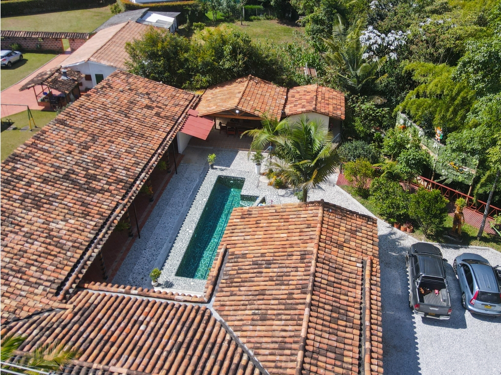 Venta Casa Campestre Independiente de 1 Nivel con Piscina en Marinilla — foto 5