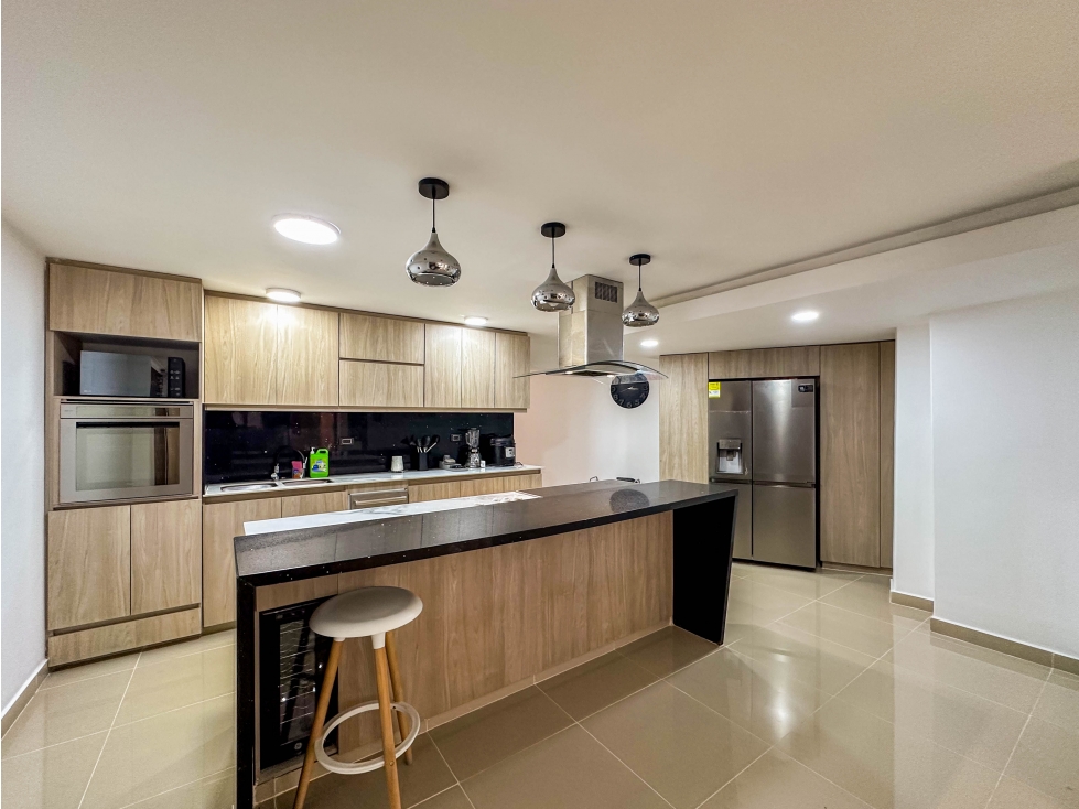 CASA EN VENTA DE 3 NIVELES + SÓTANO EN LOS BALSOS EL POBLADO — foto 4