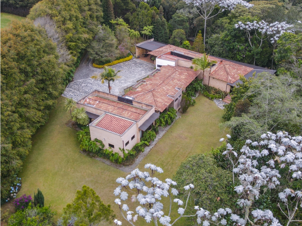 CASA EN VENTA EN EL ALTO DE PALMAS 6588M2 DE LOTE