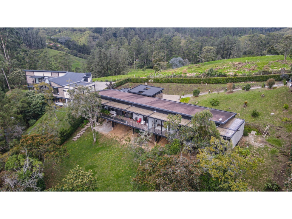 CASA DE UN SOLO NIVEL EN PARCELACIÓN CERRADA EN EL RETIRO — foto 3