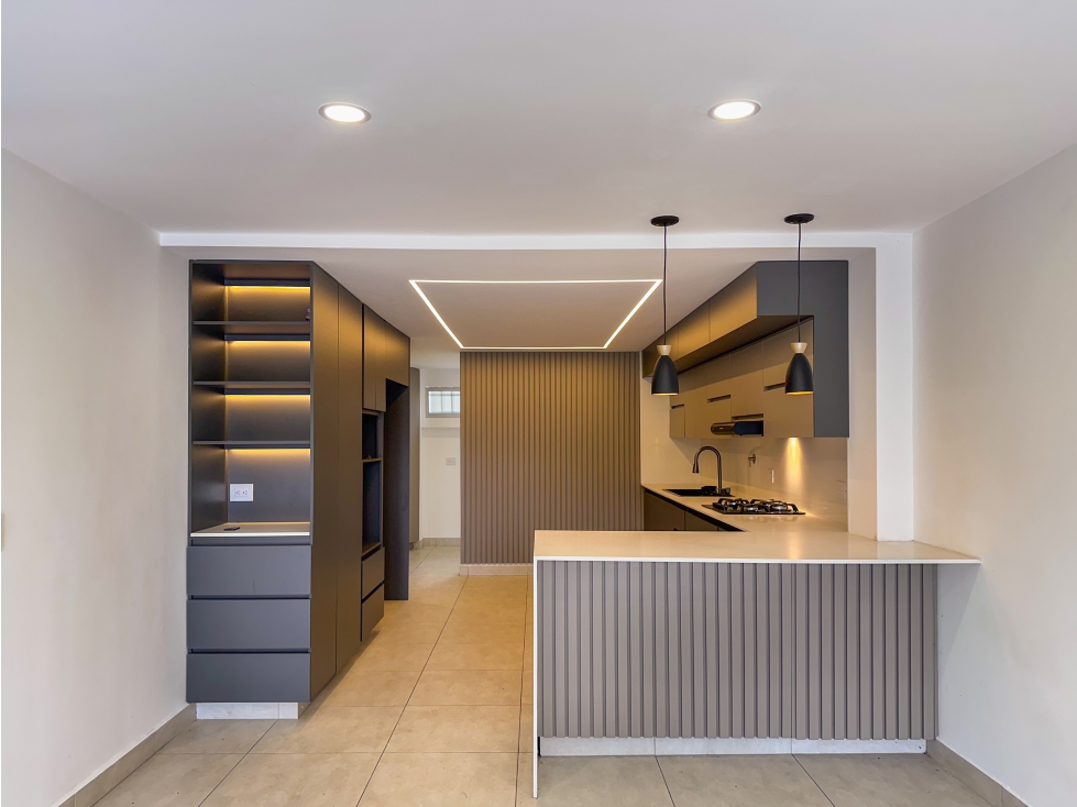 CASA EN VENTA REMODELADA DE 4 NIVELES EN LOS BALSOS POBLADO — foto 3