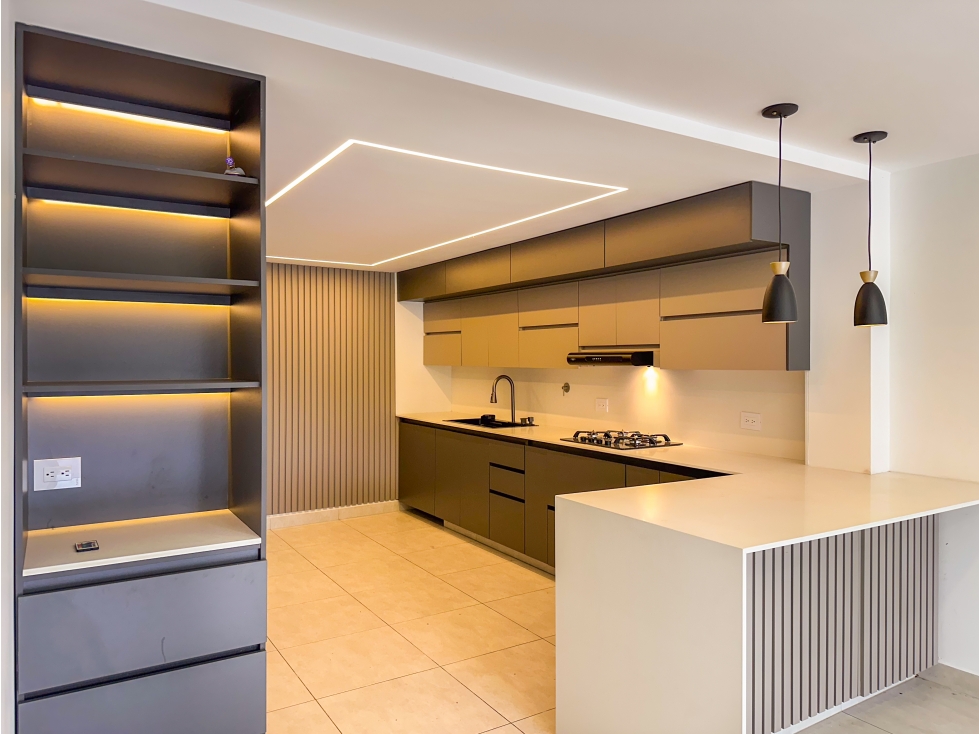 CASA EN VENTA REMODELADA DE 4 NIVELES EN LOS BALSOS POBLADO — foto 2