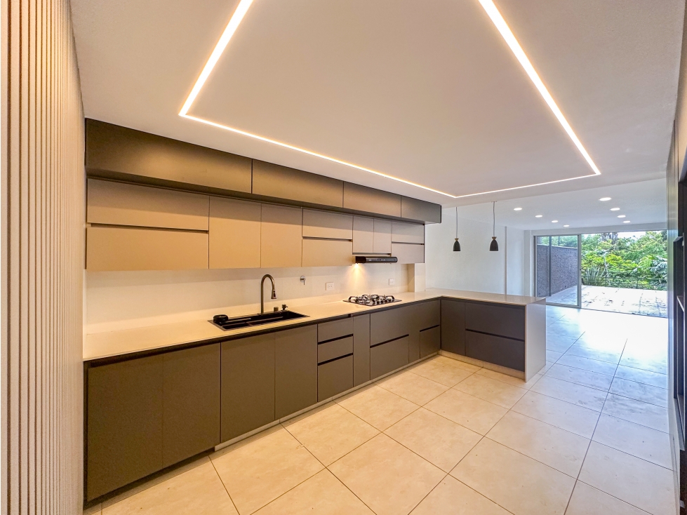 CASA EN VENTA REMODELADA DE 4 NIVELES EN LOS BALSOS POBLADO — foto 5