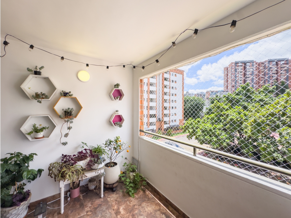 VENTA APARTAMENTO ZONA PLANA EL POBLADO PATIO BONITO — foto 2