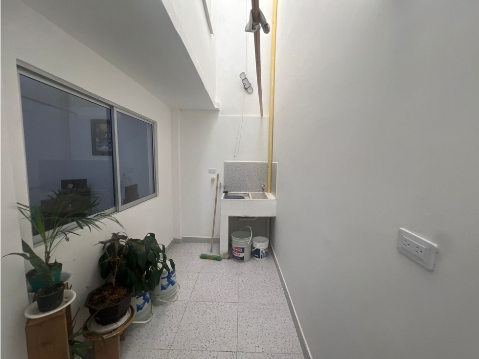 VENTA DE HERMOSA CASA FUSAGASUGÁ UBICACIÓN PRADOS DE ALTAGRACIA — foto 3