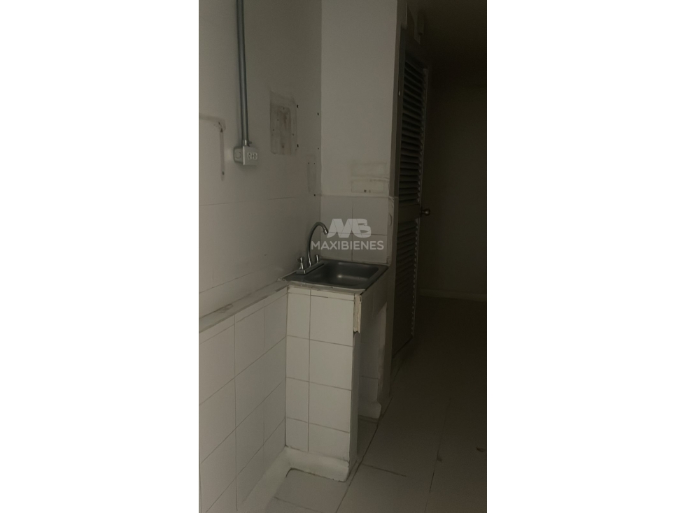 LOCAL EN ARRIENDO SECTOR LAURELES — foto 4