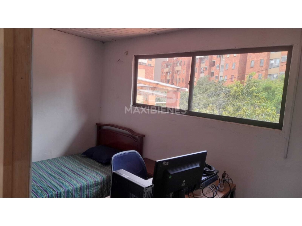 CASA EN VENTA SECTOR ROBLEDO PAJARITO