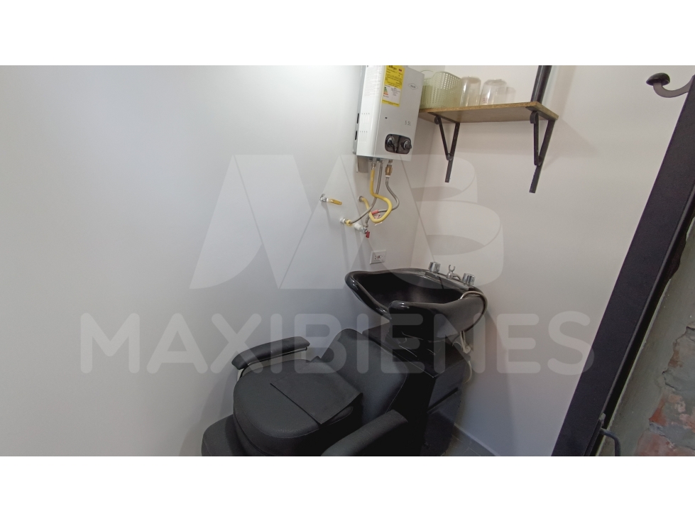 LOCAL EN ARRIENDO EN EL SECTOR DE SANTA LUCIA — foto 4
