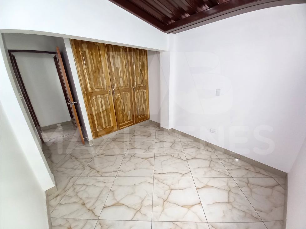 CASA EN ARRIENDO EN EL SECTOR DE SANTA LUCIA