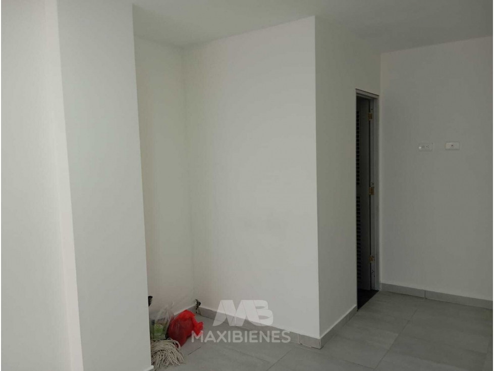 LOCAL PARA ARRIENDO UBICADO EN COPACABANA - 5