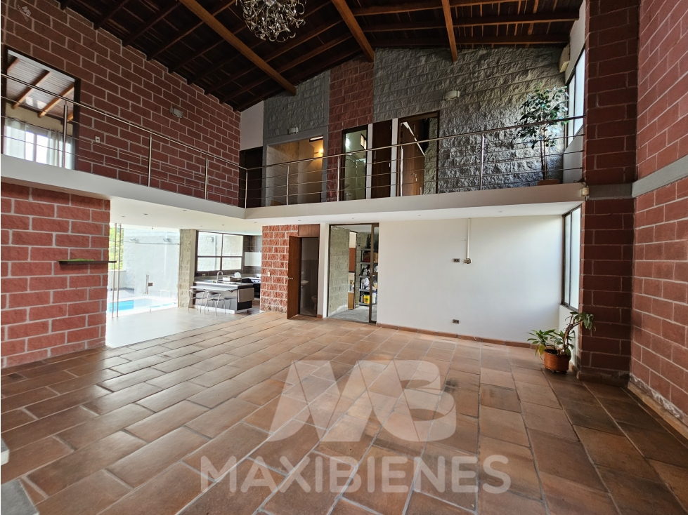 CADA FINCA PARA ARRIENDO UBICADO EN GIRARDOTA