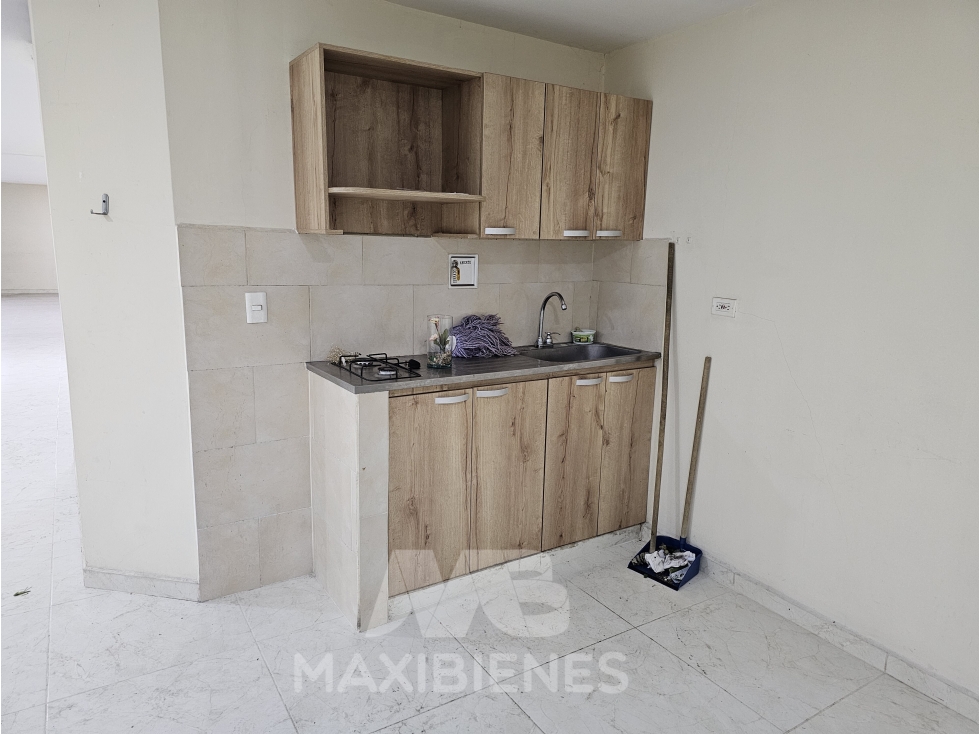 BODEGA PARA ARRIENDO UBICADO EN COPACABANA - 2