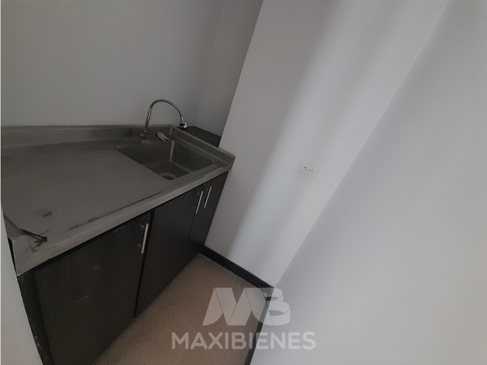 LOCAL PARA ARRIENDO UBICADO EN BELLO - 4