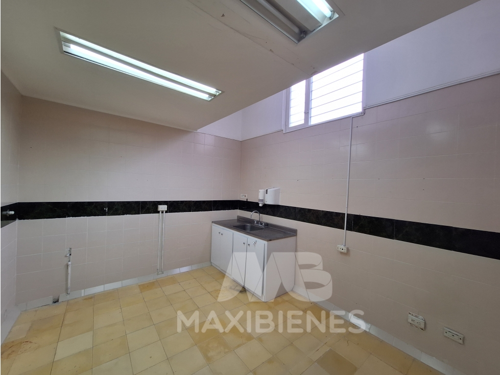 LOCAL PARA ARRIENDO UBICADO EN BARBOSA - 1