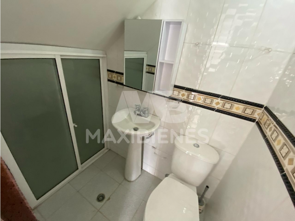 CASA EN ARRIENDO SECTOR SANTA MONICA
