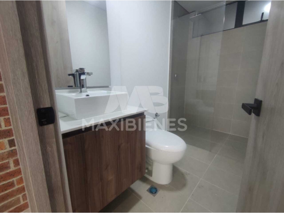 OFICINA EN ARRIENDO SECTOR LAURELES