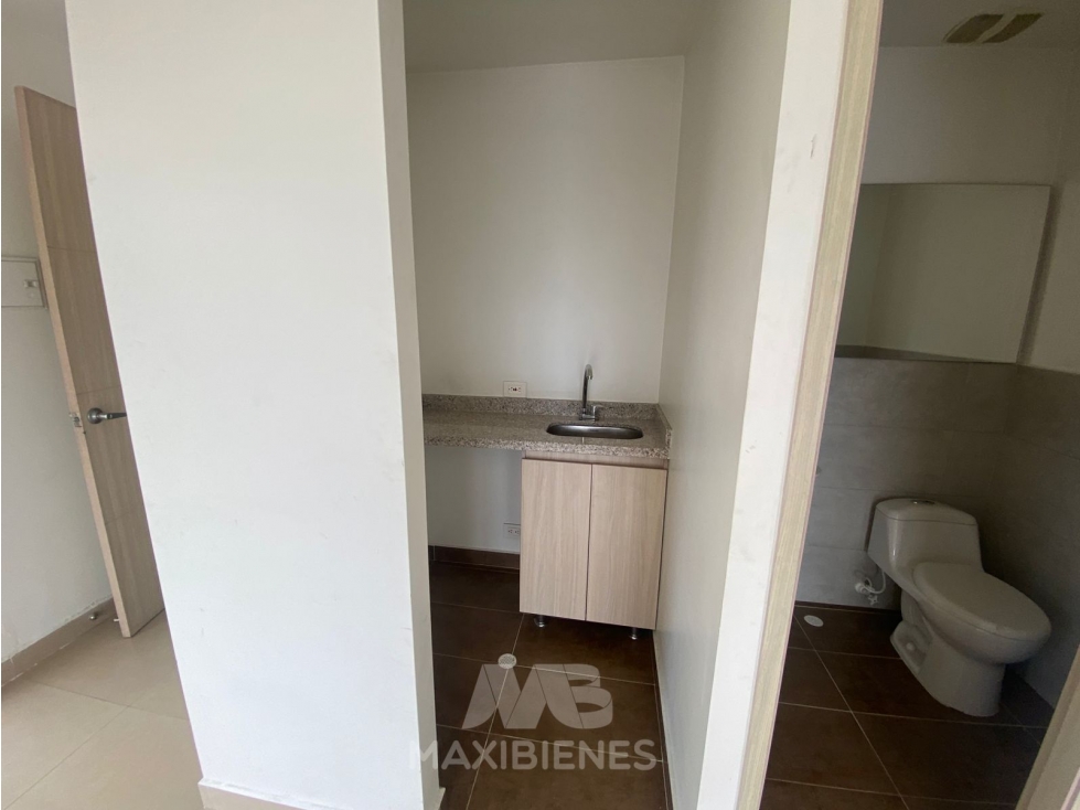OFICINA PARA ARRIENDO UBICADO EN BELLO - 4