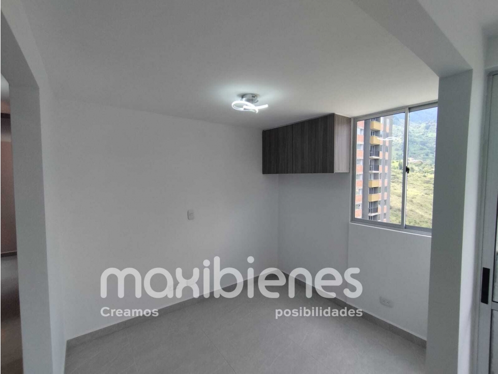 SE ARRIENDA APARTAMENTO EN SERRAMONTE BELLO.