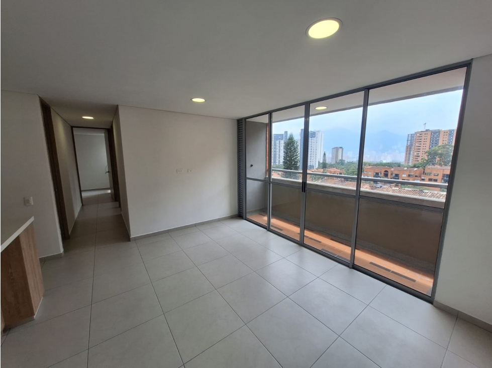 INMUEBLE EN ENTRE HOJAS
