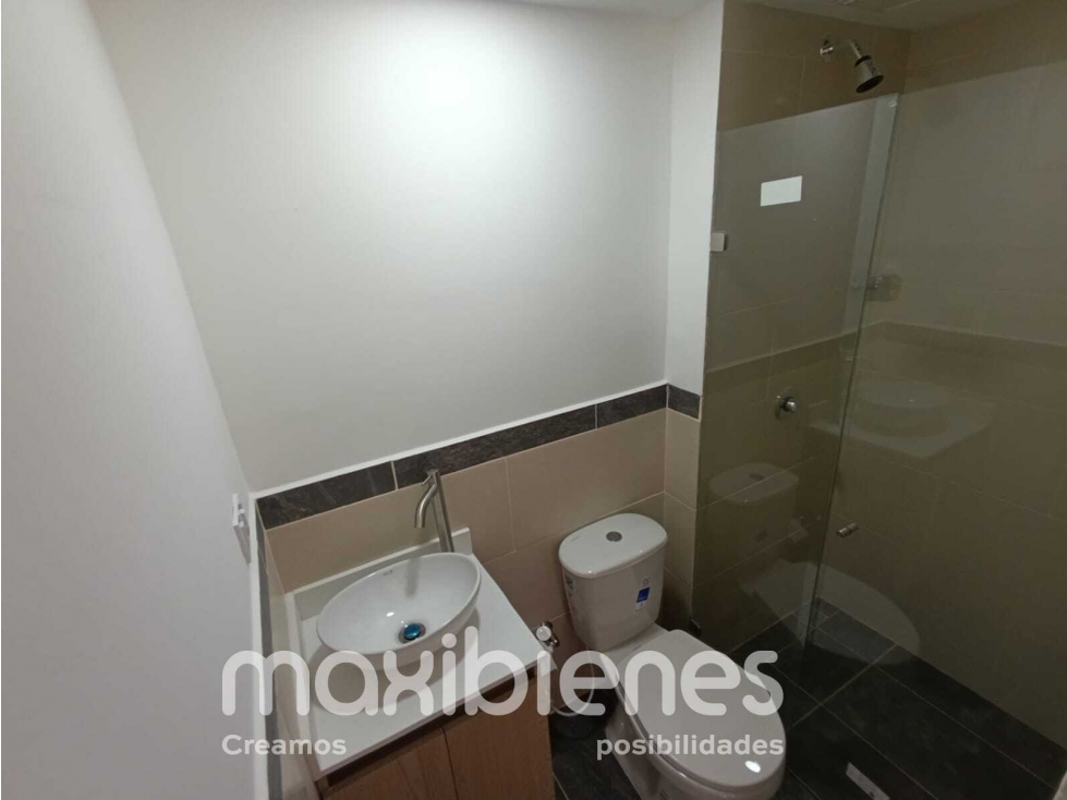 SE ARRIENDA APARTAMENTO EN SERRAMONTE BELLO. — foto 2