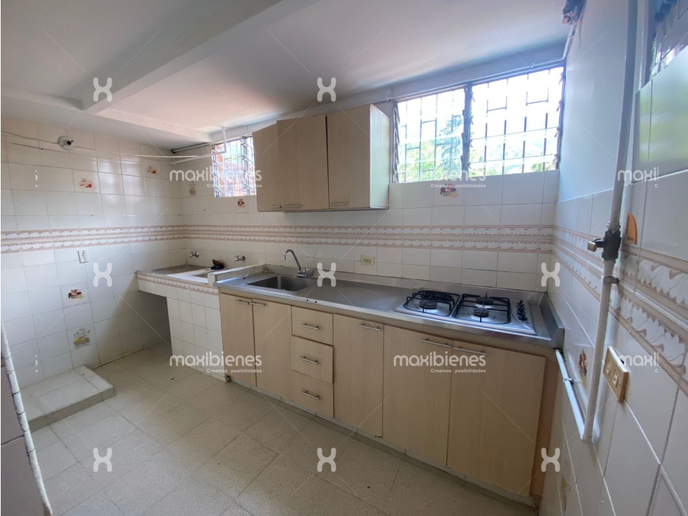 SE ARRIENDA APARTAMENTO EN EL CARMELO BELLO.
