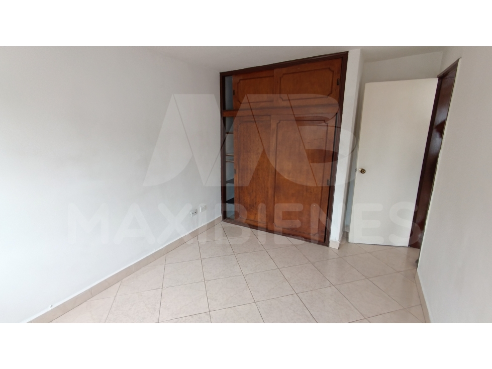 APARTAMENTO EN ARRIENDO EN EL SECTOR DE SANTA LUCIA — foto 2