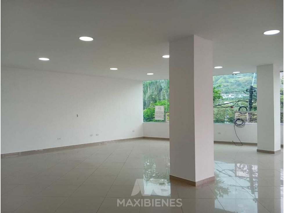 LOCAL PARA ARRIENDO UBICADO EN COPACABANA - 3