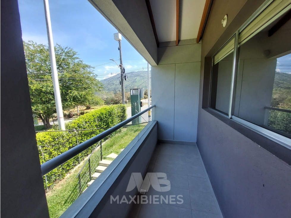 CASA PARA ARRIENDO UBICADO EN GIRARDOTA - 2