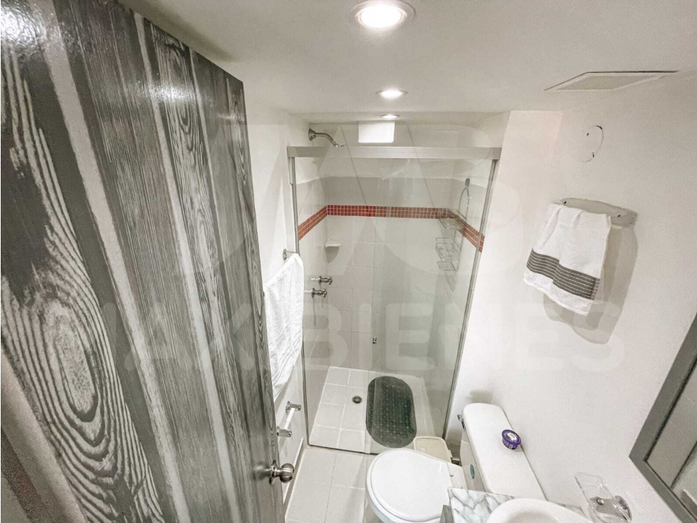 APARTAMENTO EN ARRIENDO EN EL SECTOR DE SANTA LUCIA — foto 4