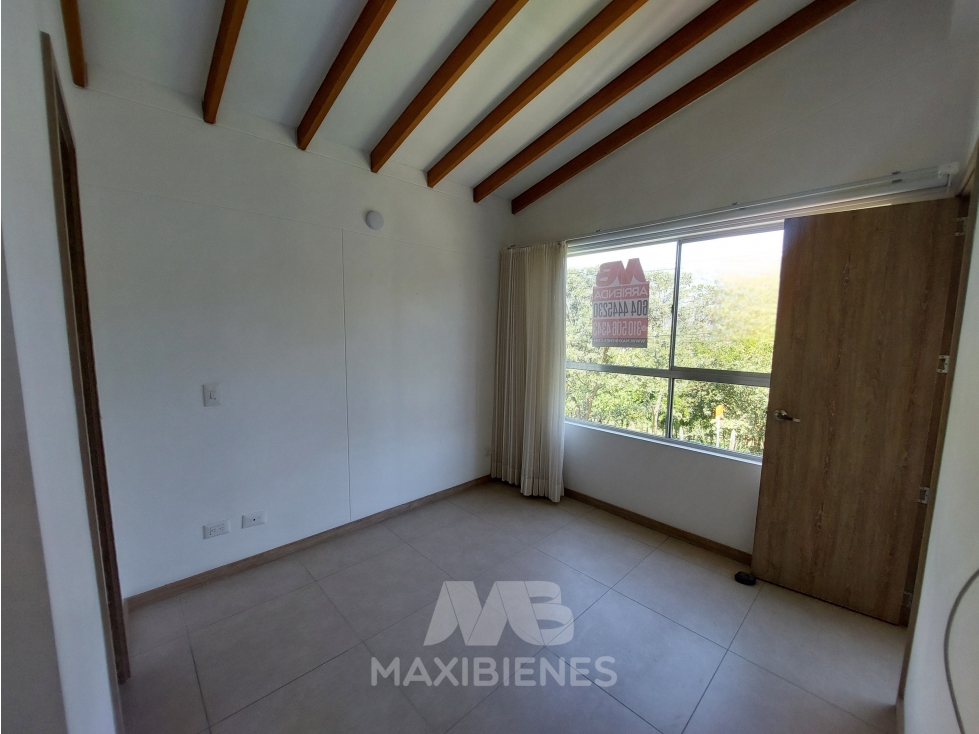 CASA PARA ARRIENDO UBICADO EN GIRARDOTA - 5