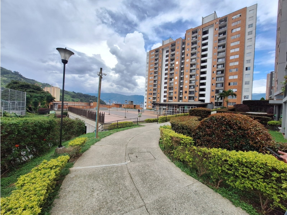 INMUEBLE EN COLINA DE ASIS ETAPA B