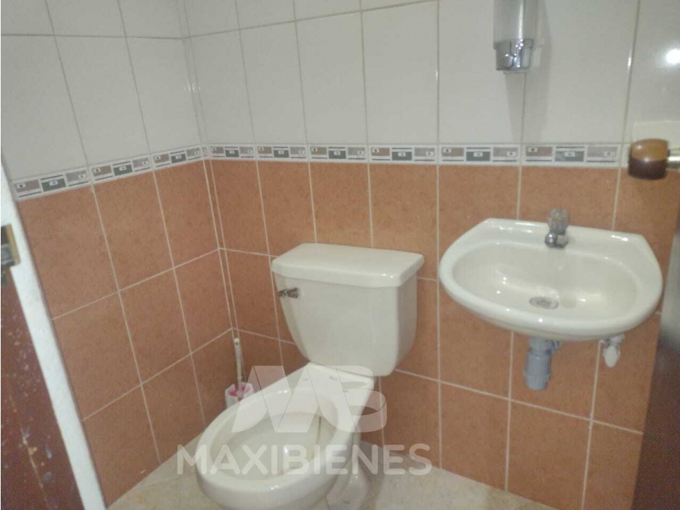 LOCAL PARA ARRIENDO UBICADO EN BELLO - 4