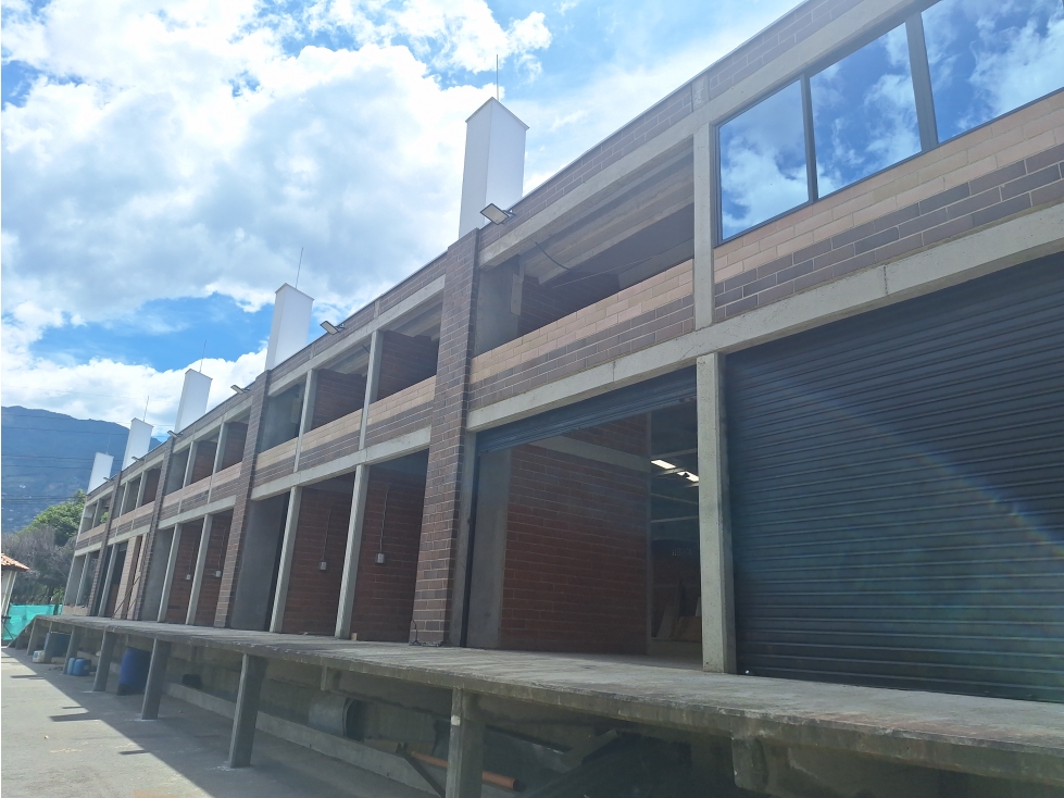 SE ARRIENDA LOCAL EN GIRARDOTA - 2