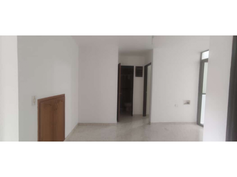 APARTAMENTO EN VENTA SECTOR SANTA LUCIA — foto 2