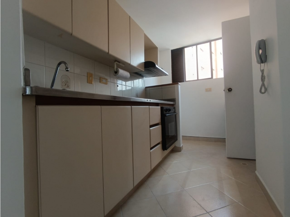 APARTAMENTO EN ARRIENDO EN EL SECTOR DE ESTADIO — foto 2