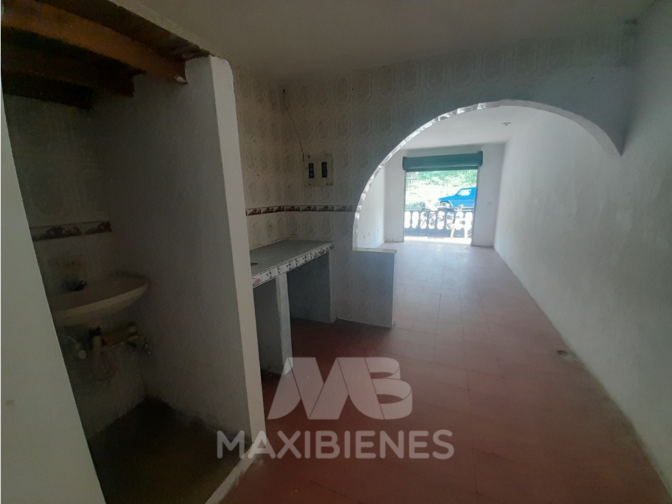 LOCAL PARA ARRIENDO UBICADO EN BARBOSA - 3