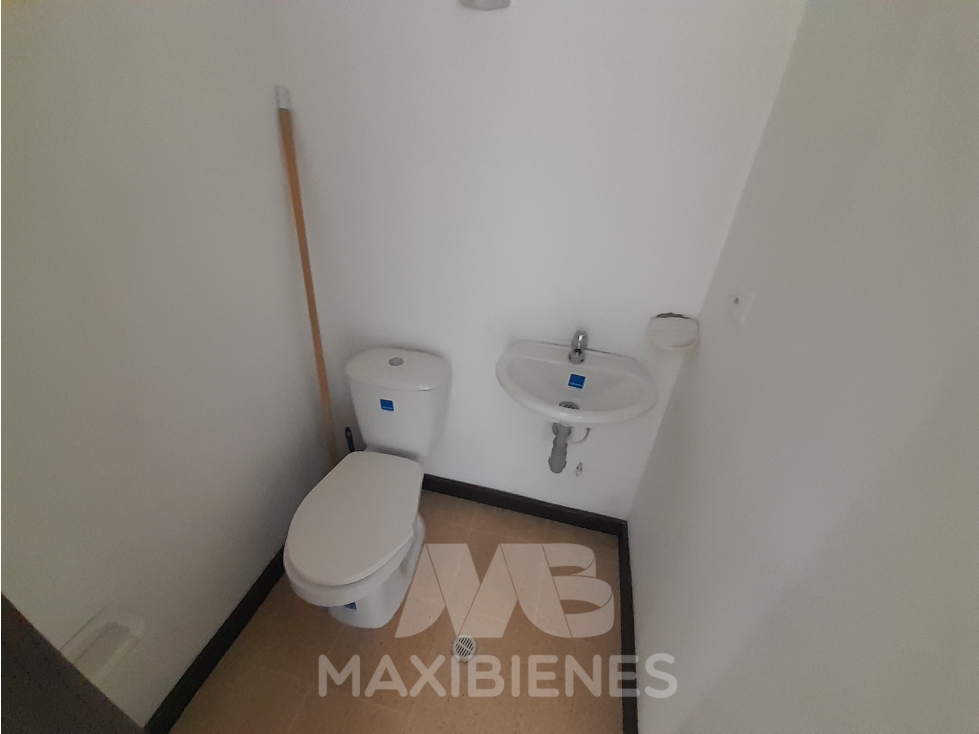 OFICINA PARA ARRIENDO UBICADO EN BELLO - 2