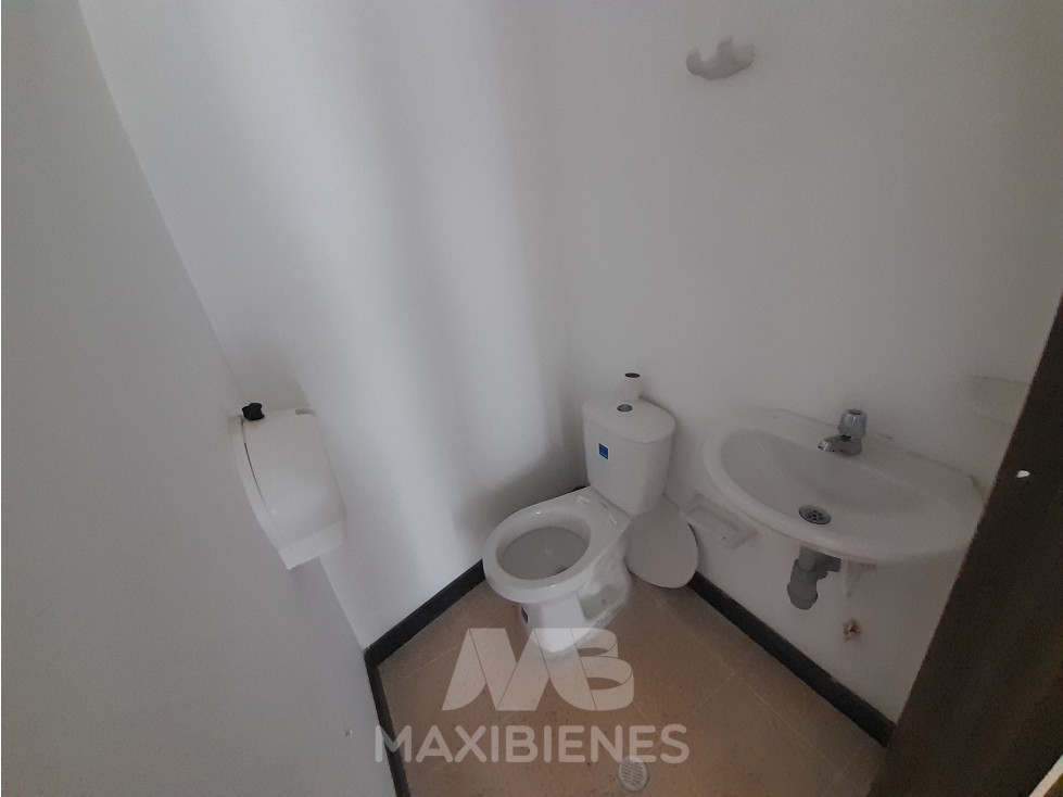 LOCAL PARA ARRIENDO UBICADO EN BELLO - 5