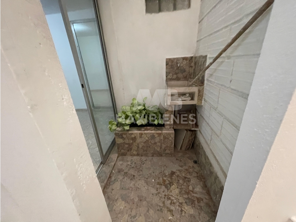 CASA LOCAL EN ARRIENDO SECTOR SAN JOAQUIN — foto 2