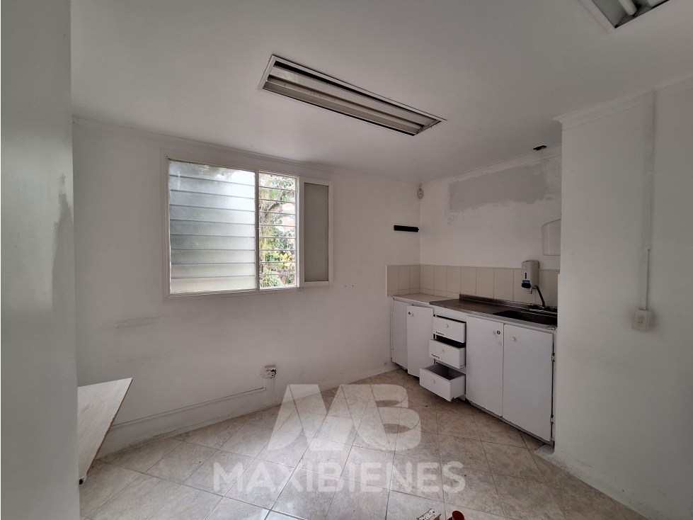 LOCAL PARA ARRIENDO UBICADO EN BARBOSA - 2