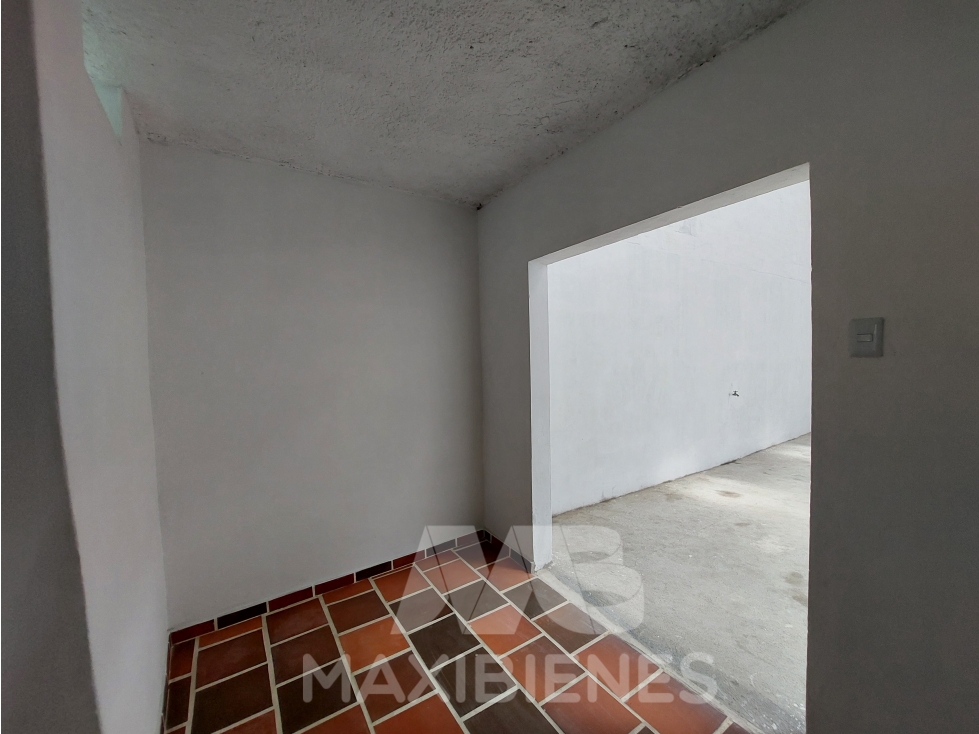 LOCAL PARA ARRIENDO UBICADO EN COPACABANA - 6