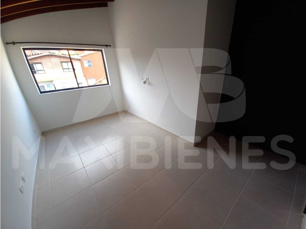 APARTAMENTO EN ARRIENDO EN EL SECTOR DE FLORESTA — foto 2