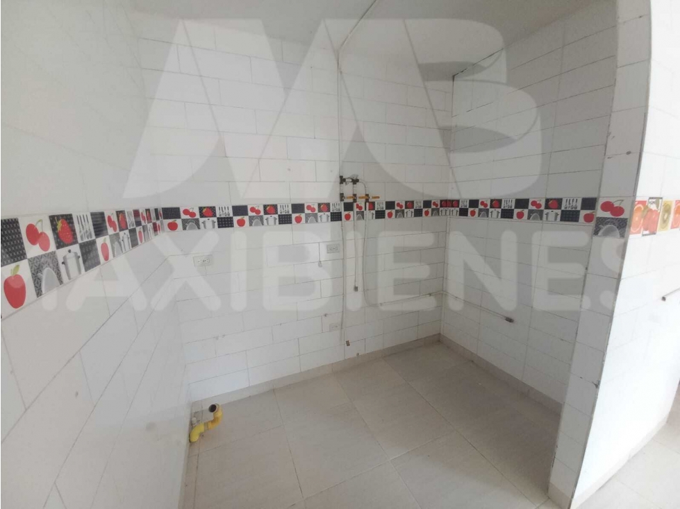LOCAL EN ARRIENDO EN EL SECTOR DE SURAMERICANA — foto 2