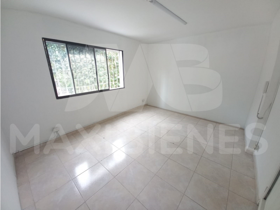 OFICINA EN ARRIENDO EN EL SECTOR DE SURAMERICANA — foto 2