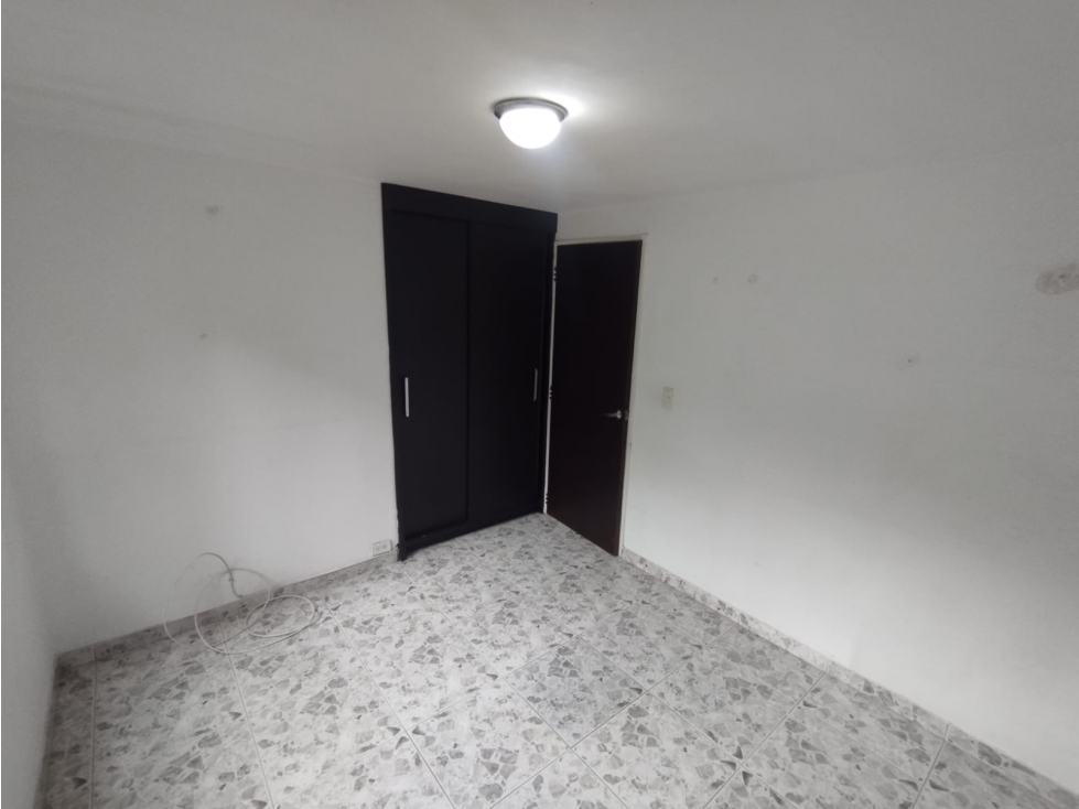 APARTAMENTO EN ARRIENDO SECTOR ALMERIA — foto 2