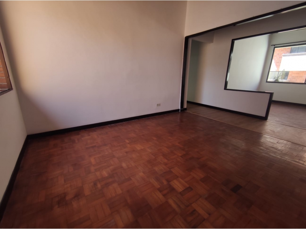 APARTAMENTO EN ARRIENDO SECTOR LAURELES — foto 2